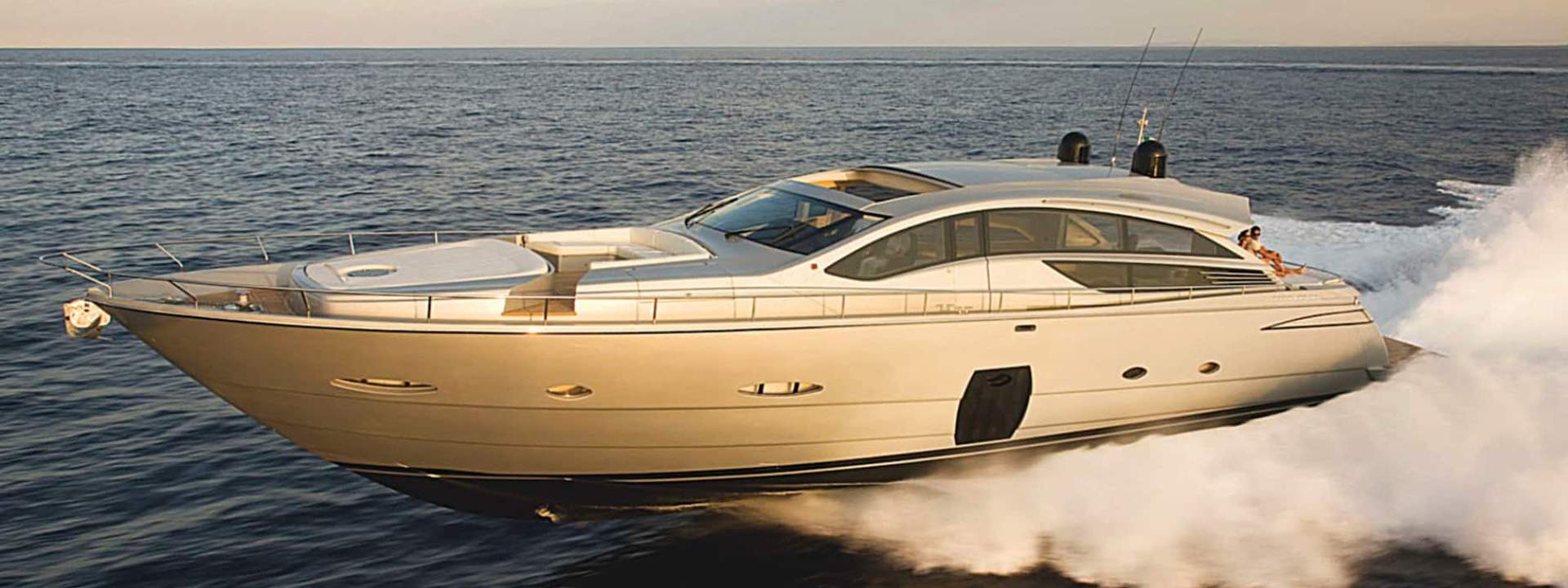 Pershing 80