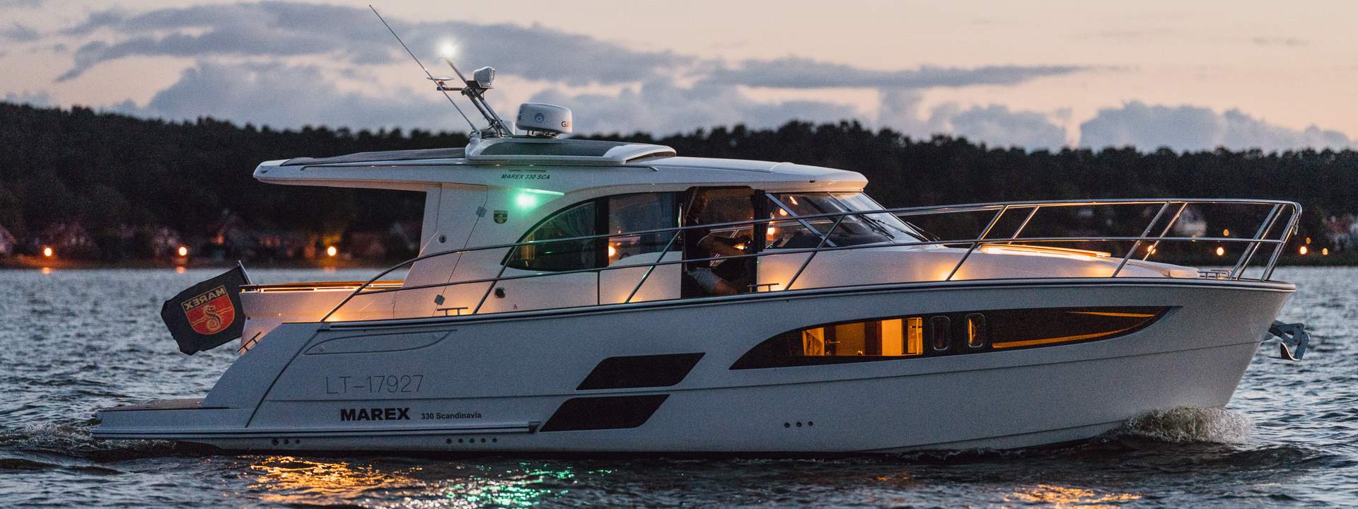 Barca a motore Marex 330 Scandinavia