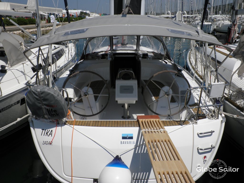 Sailboat Bavaria Cruiser 34