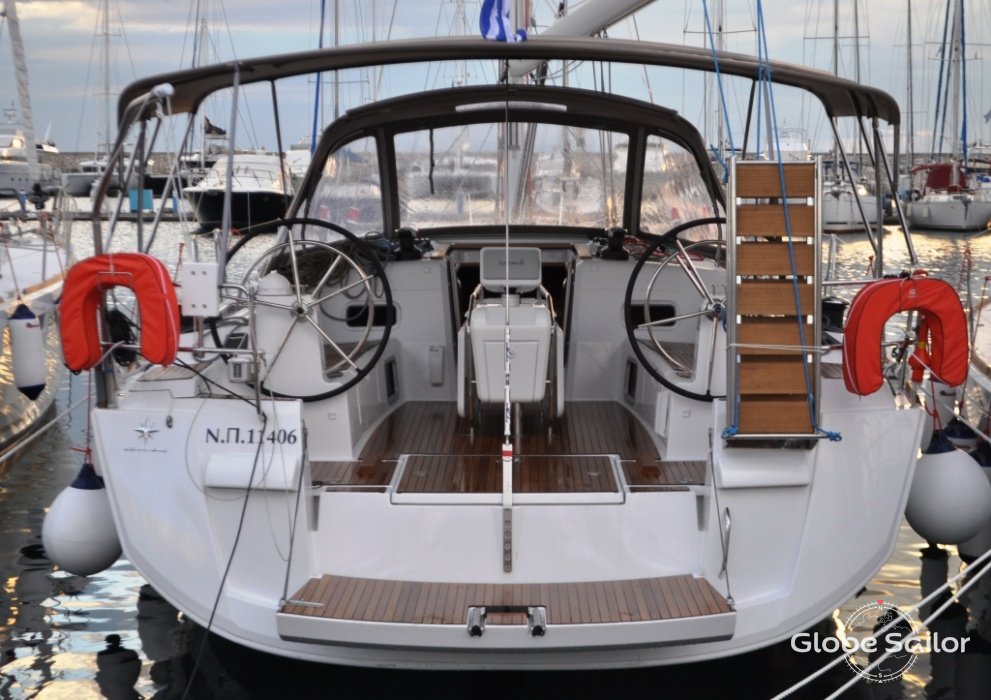 Sailboat Sun Odyssey 519