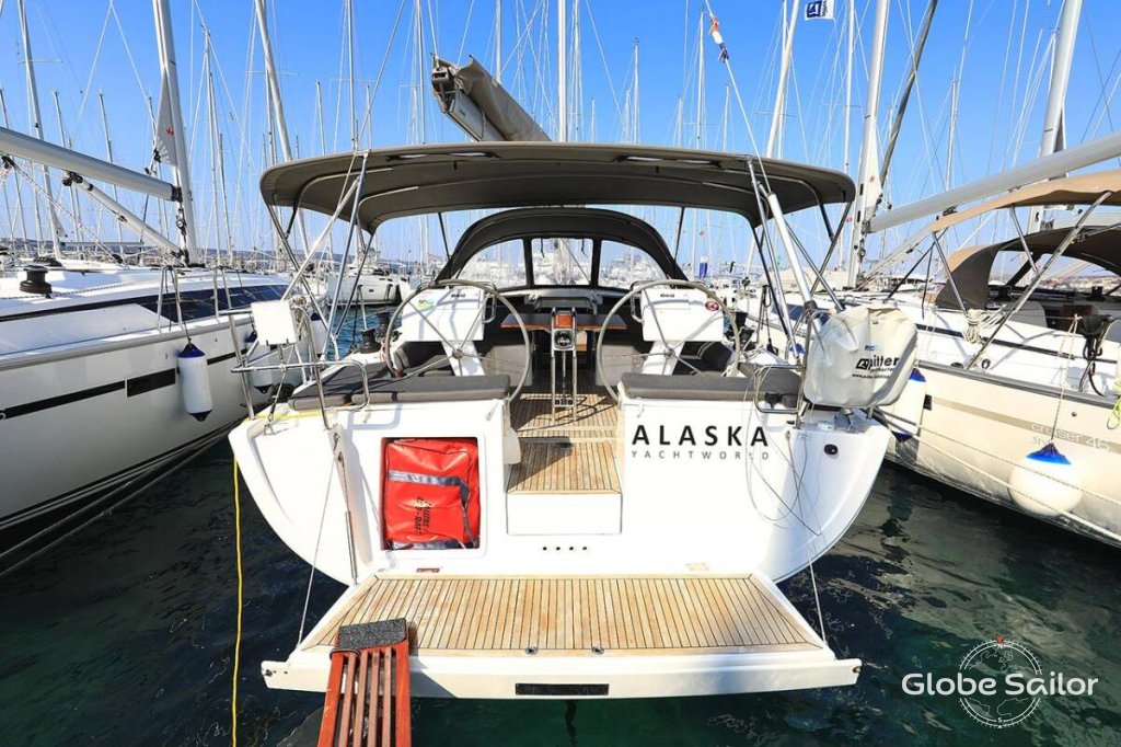 Sailboat Hanse 455