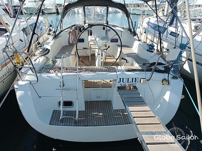 Sailboat Oceanis 37