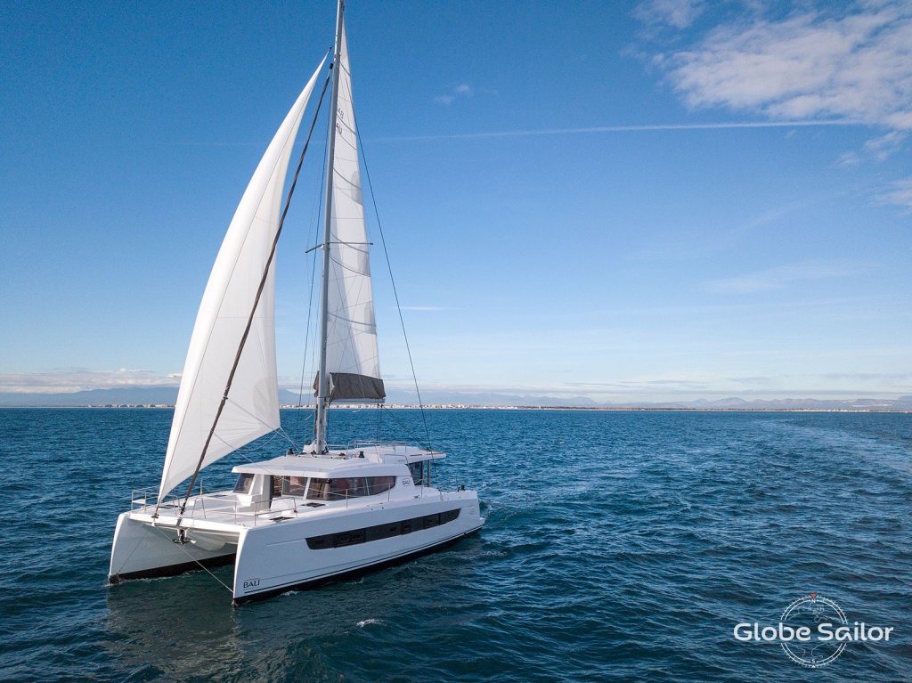 Catamarán Bali 4.8