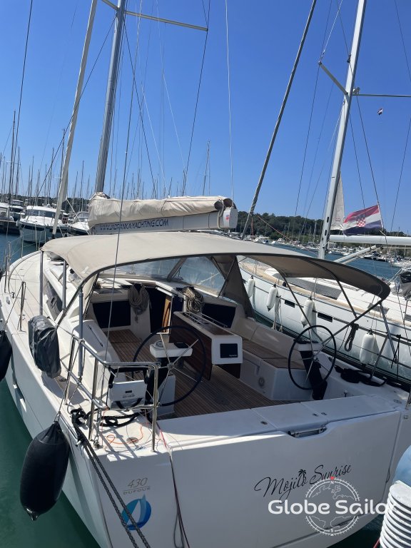 Sailboat Dufour 430 Grand Large