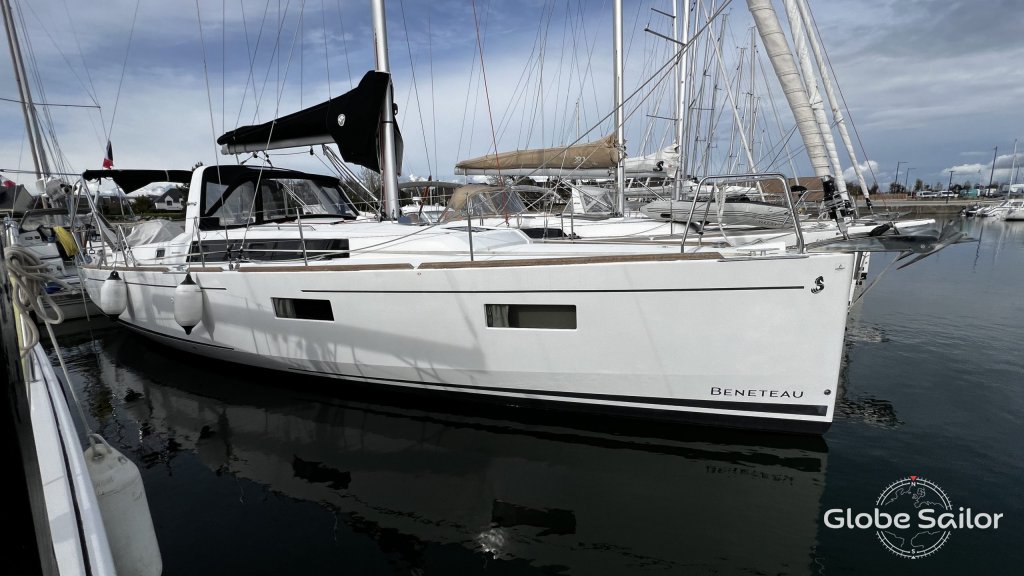 Sailboat Oceanis 38.1