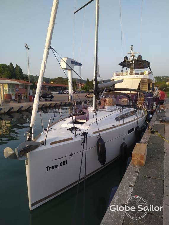 Парусная яхта Sun Odyssey 349