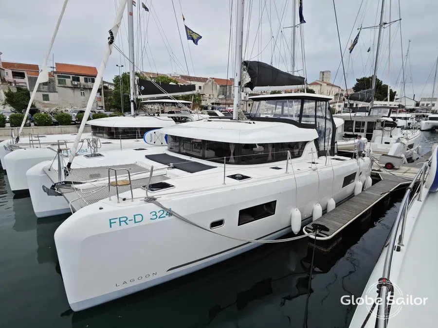 Catamarano Lagoon 42