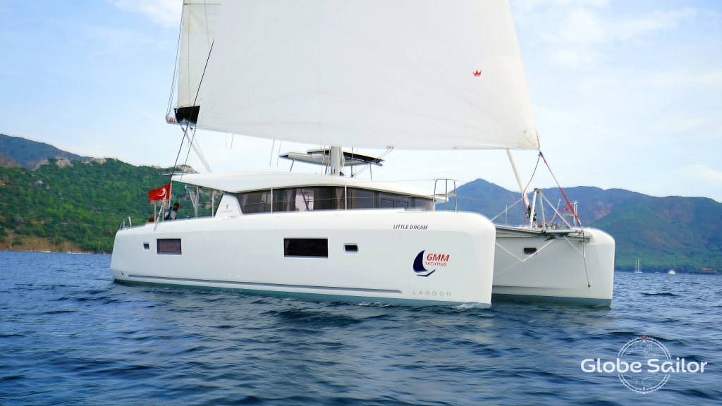 Catamaran Lagoon 42