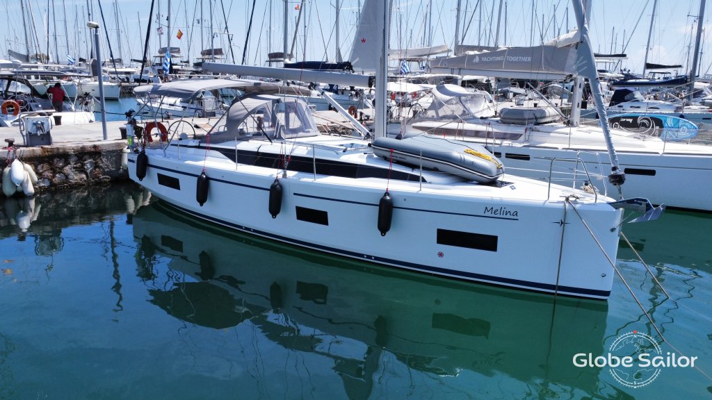 Sailboat Bavaria C38