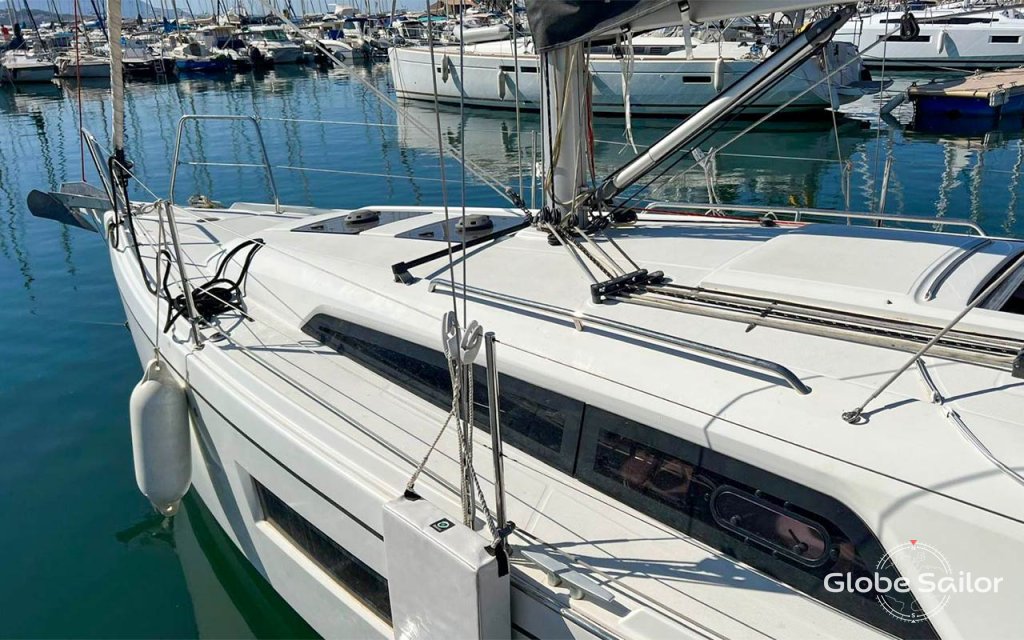 Sailboat Oceanis 30.1