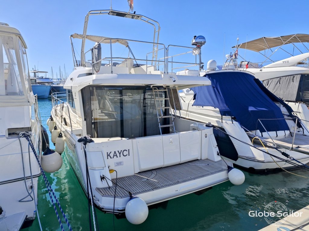 Barco a motor Swift Trawler 35