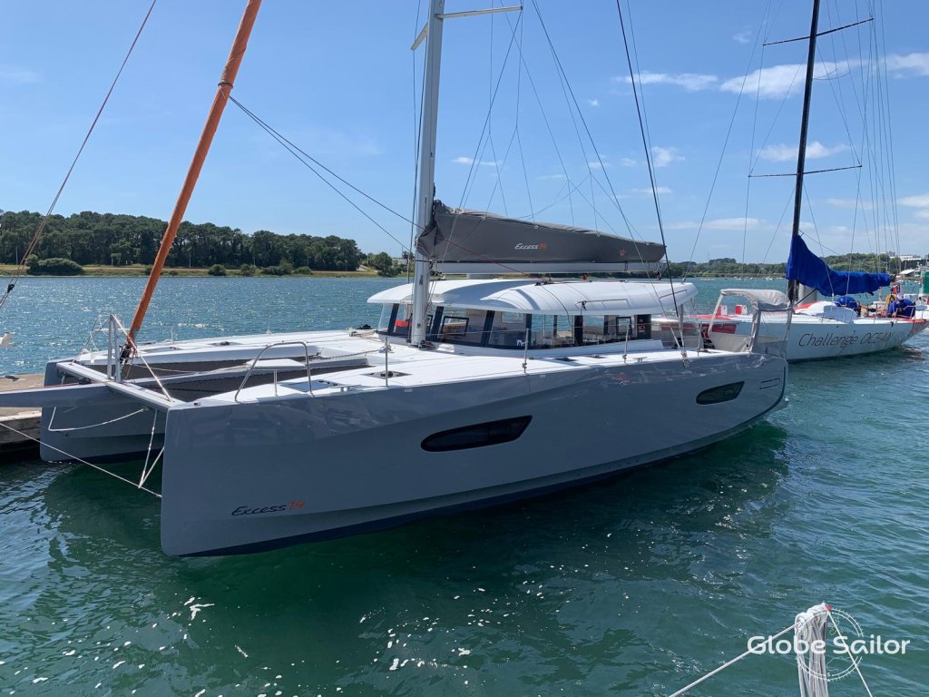 Catamarán Excess 14