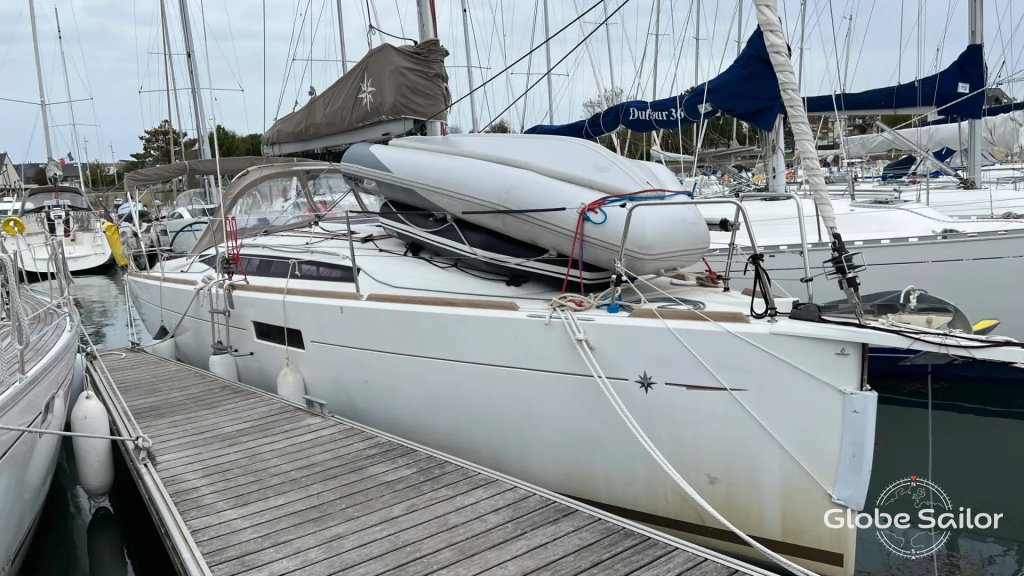 Sailboat Sun Odyssey 349