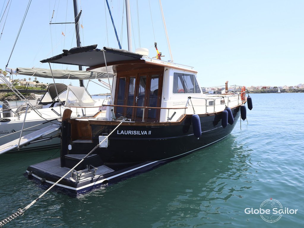 Barca a motore Menorquin Yacht 120