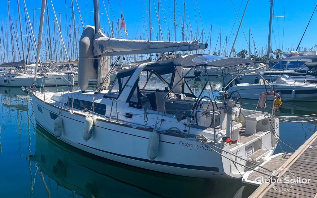 Sailboat Oceanis 35.1