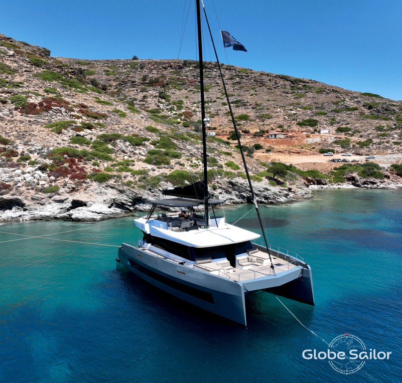 Catamaran Moon Yacht 60