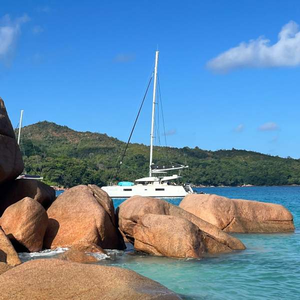 Jetez l'ancre au milieu de magnifiques paysages